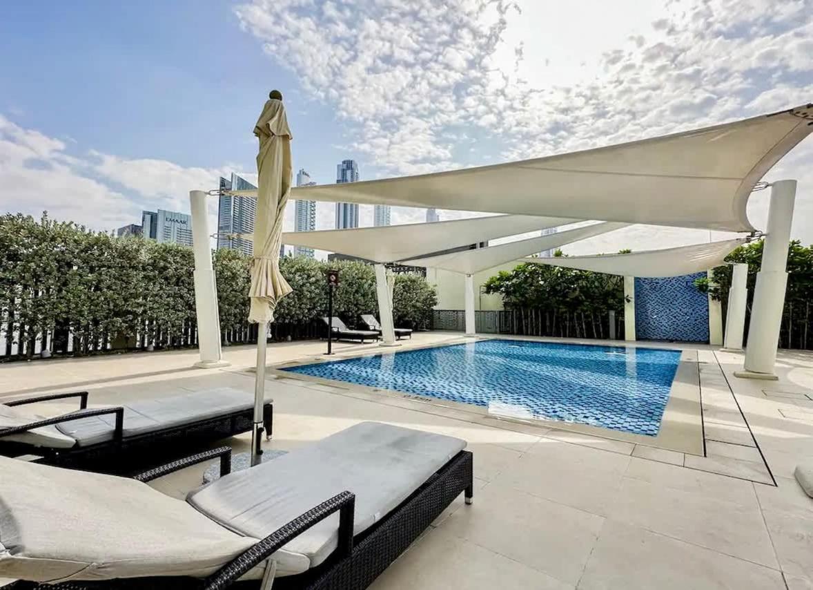 New Stunning 4 Bedroom Burj Khalifa View Apartment Dubai