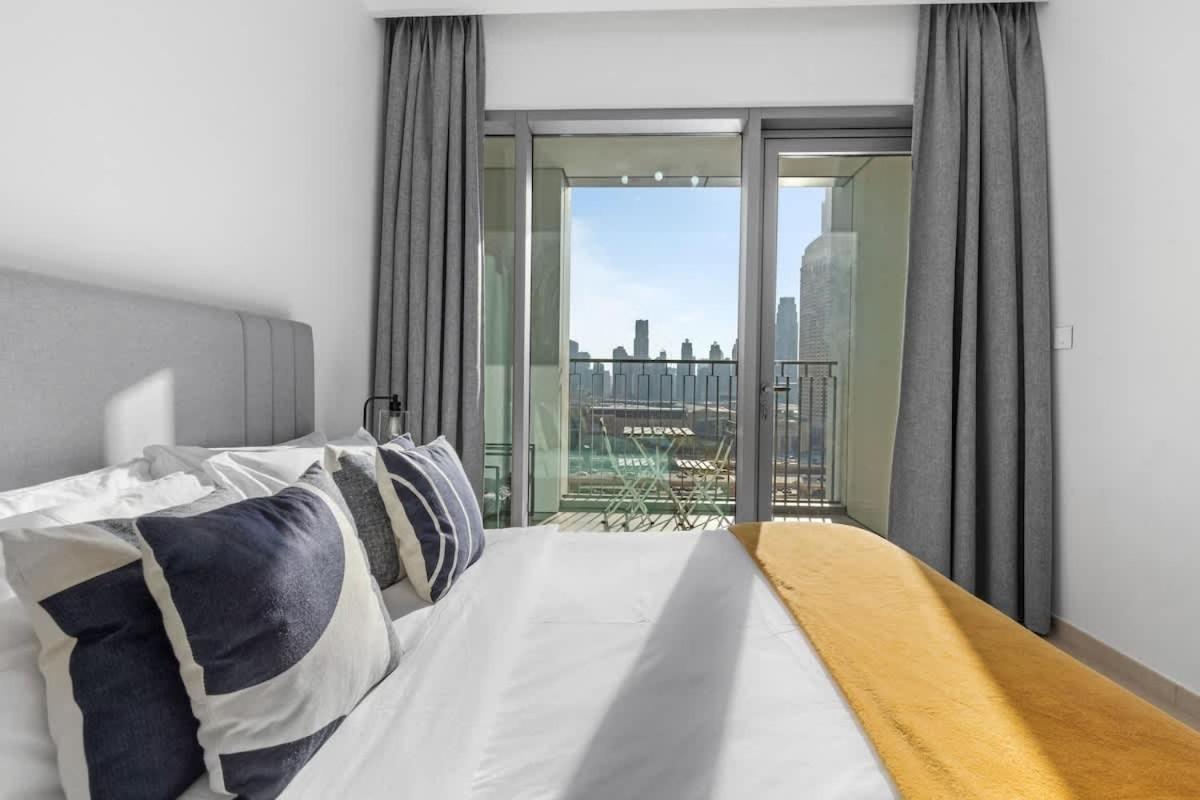 New Stunning 4 Bedroom Burj Khalifa View Dubai