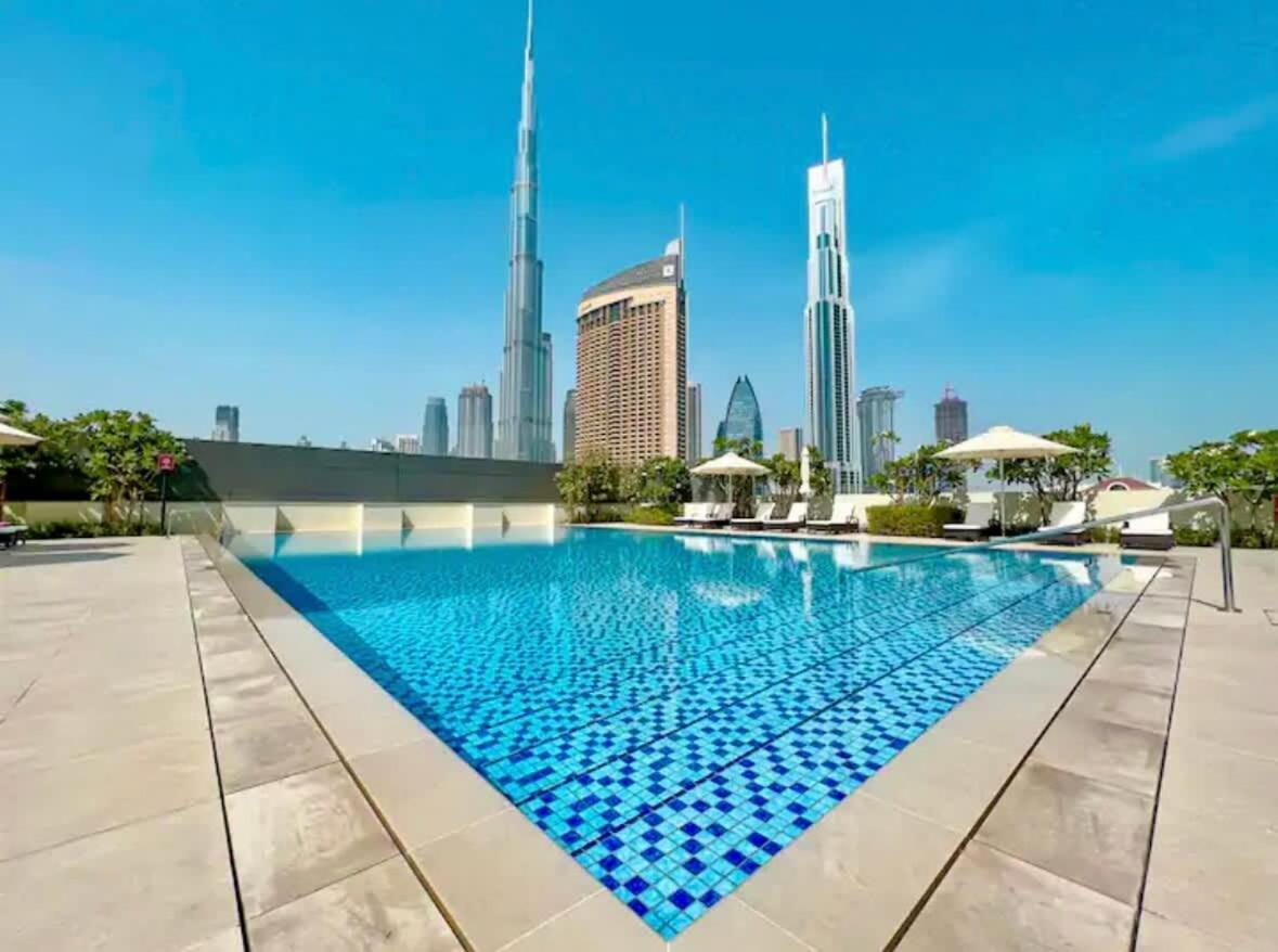 New Stunning 4 Bedroom Burj Khalifa View Apartment Dubai